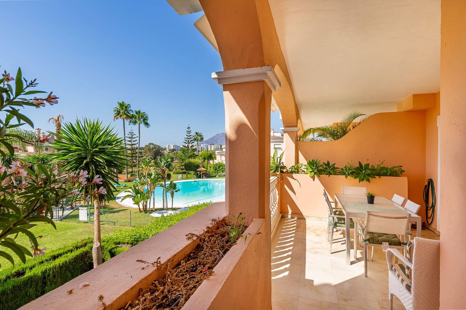 2 soverom Leilighet til salgs i Guadalmansa med svømmebasseng garasje - € 550 000 (Ref: 9134627)