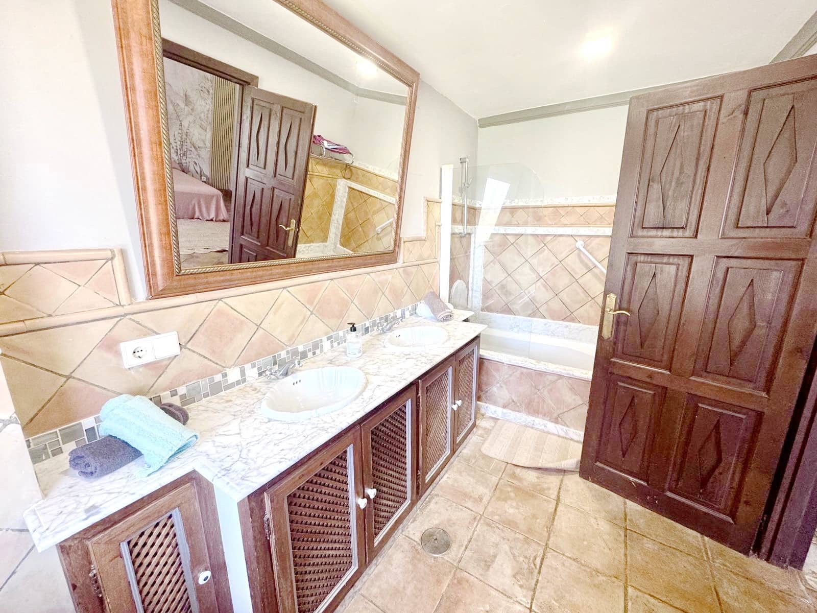 Chalet de 6 habitaciones en Marbella en venta con piscina garaje - 2.290.000 € (Ref: 9134628)