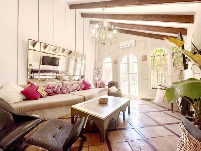 Chalet de 6 habitaciones en Marbella en venta con piscina garaje - 2.290.000 € (Ref: 9134628)