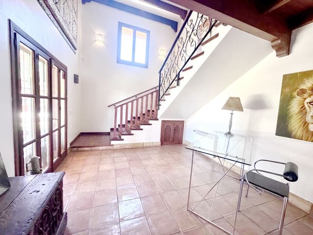 Chalet de 6 habitaciones en Marbella en venta con piscina garaje - 2.290.000 € (Ref: 9134628)