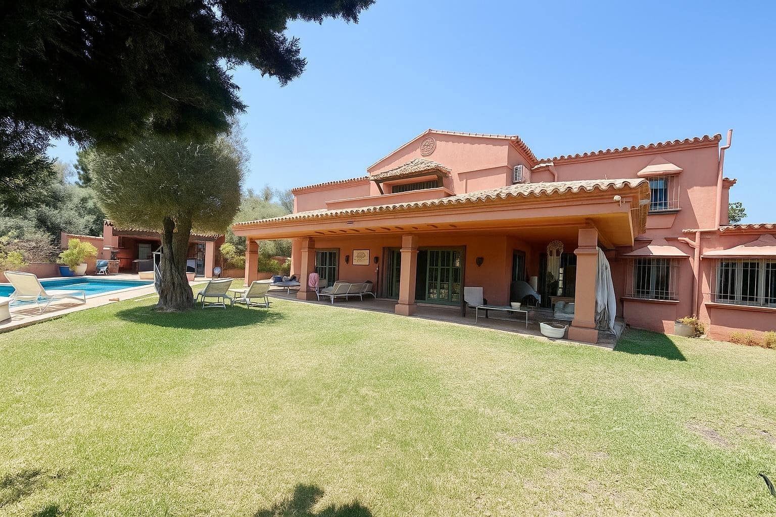 6 Zimmer Villa zu verkaufen in Marbella mit Pool Garage - 2.290.000 € (Ref: 9134628)