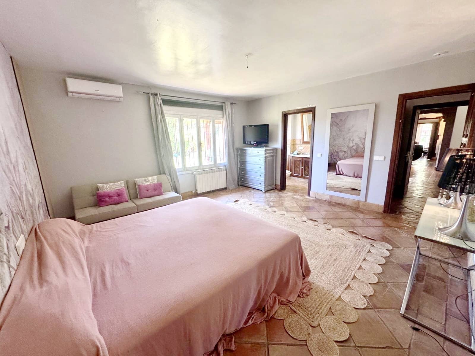 6 Zimmer Villa zu verkaufen in Marbella mit Pool Garage - 2.290.000 € (Ref: 9134628)