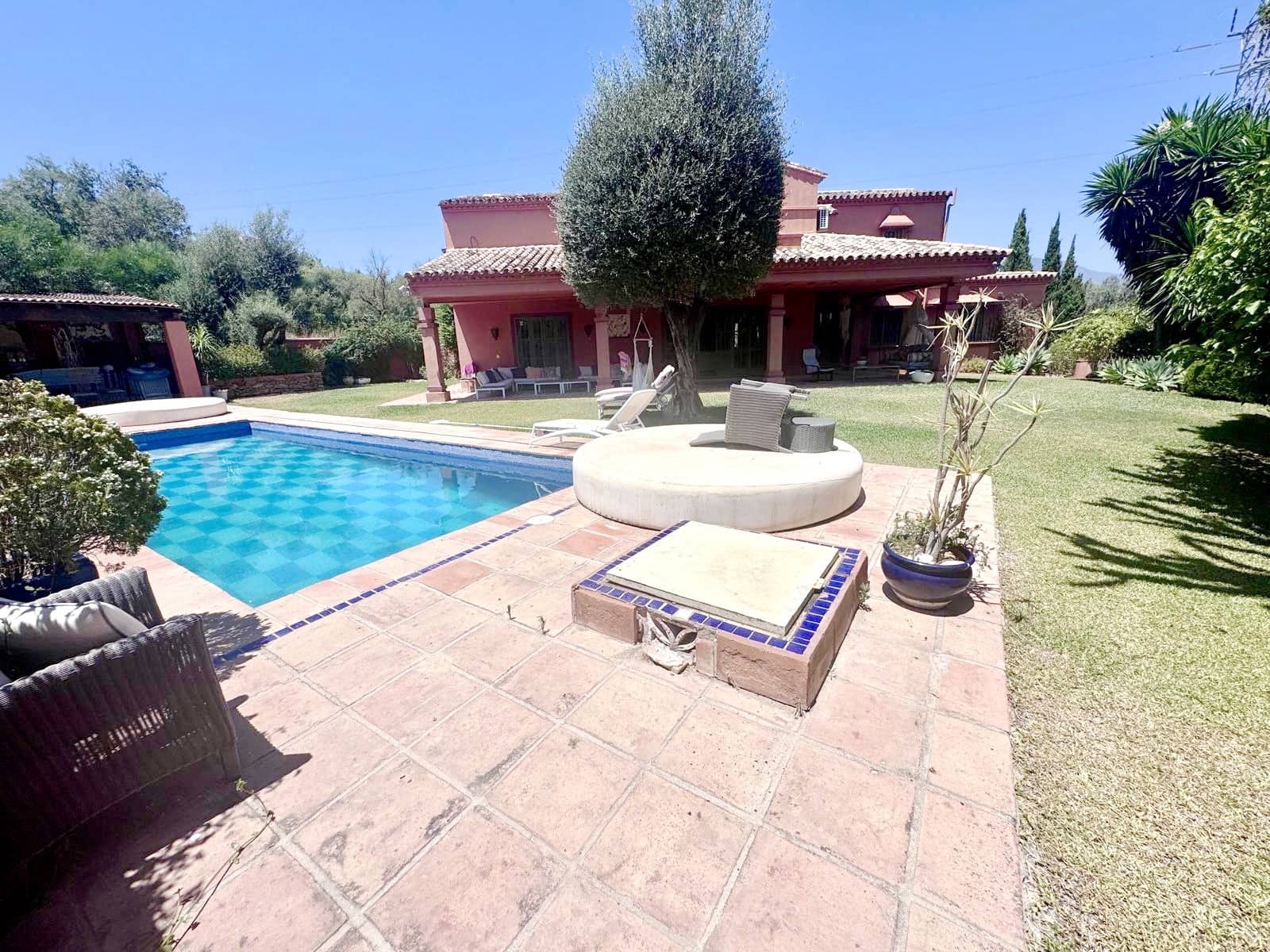 6 Zimmer Villa zu verkaufen in Marbella mit Pool Garage - 2.290.000 € (Ref: 9134628)