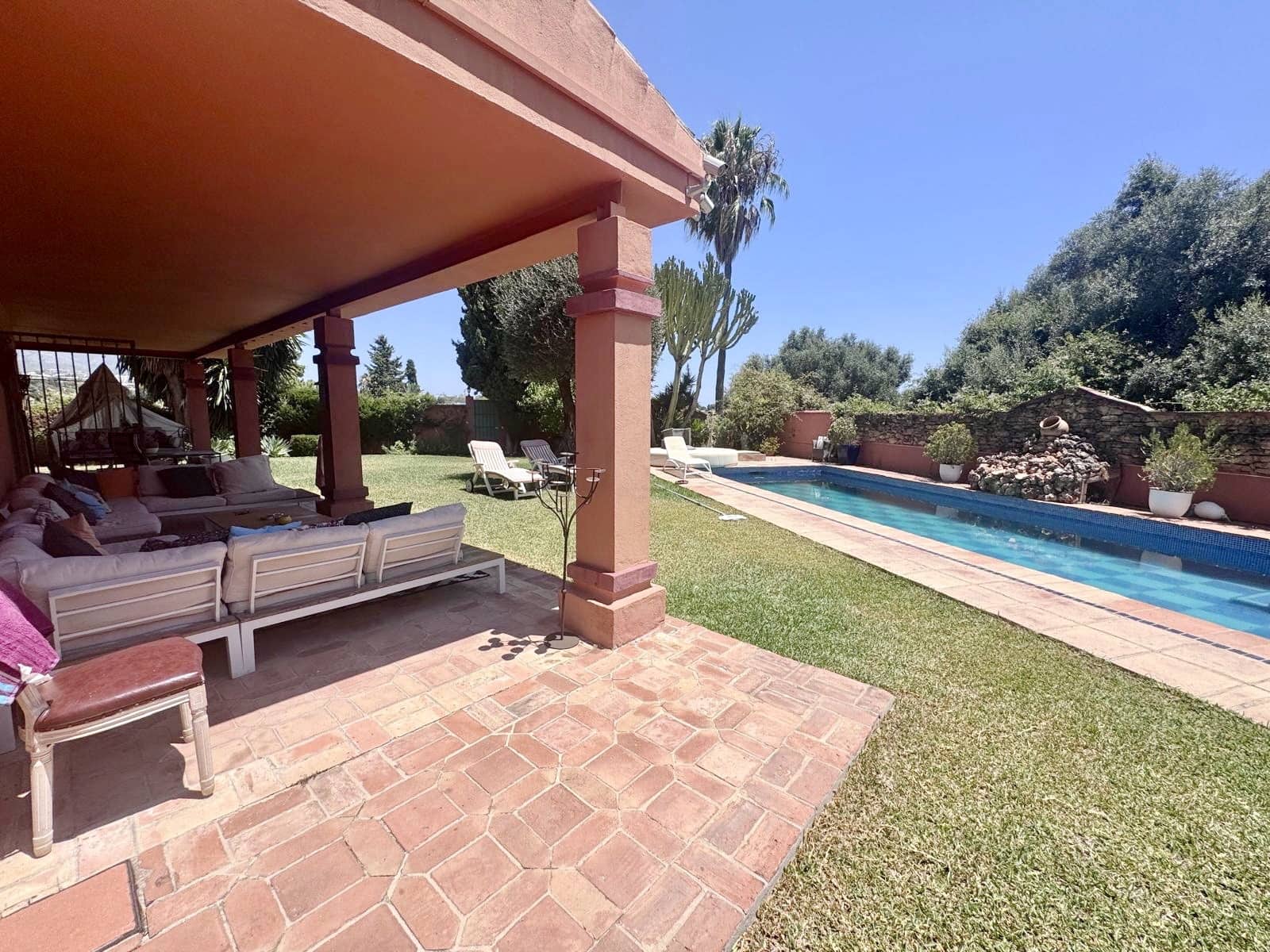 6 Zimmer Villa zu verkaufen in Marbella mit Pool Garage - 2.290.000 € (Ref: 9134628)