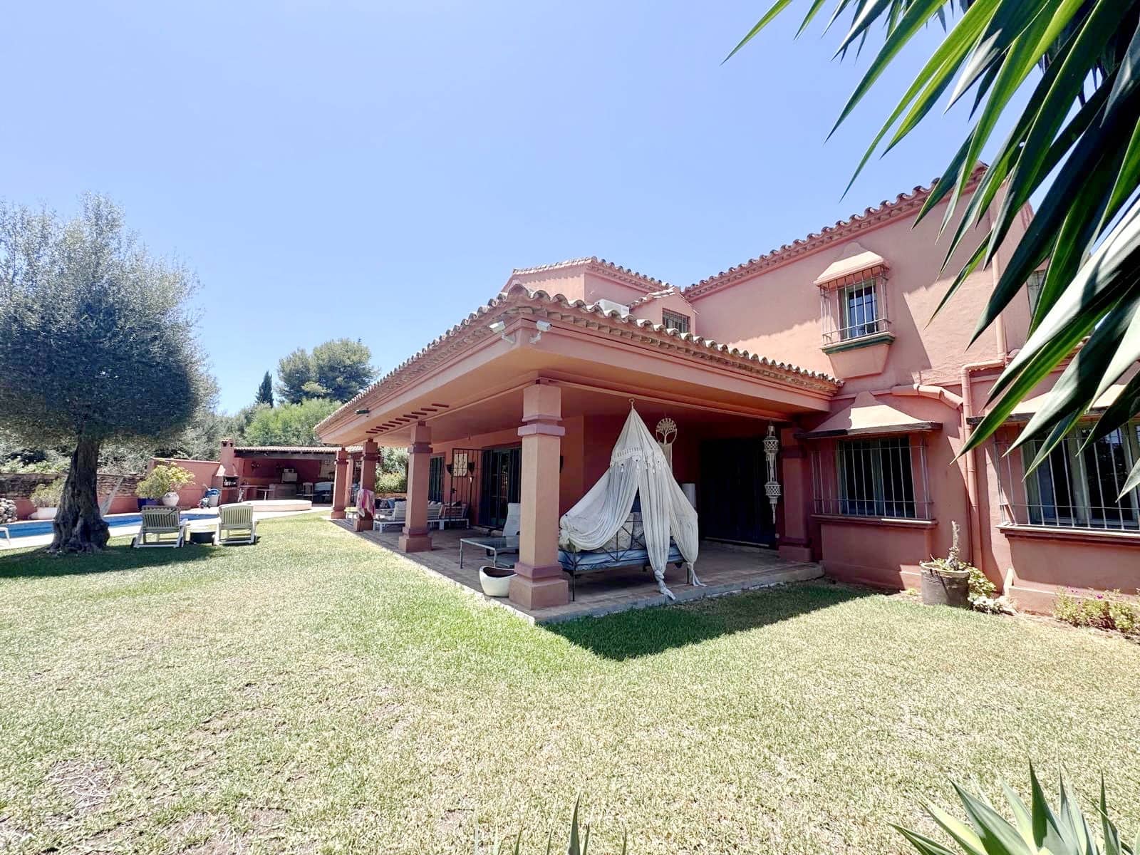 6 Zimmer Villa zu verkaufen in Marbella mit Pool Garage - 2.290.000 € (Ref: 9134628)