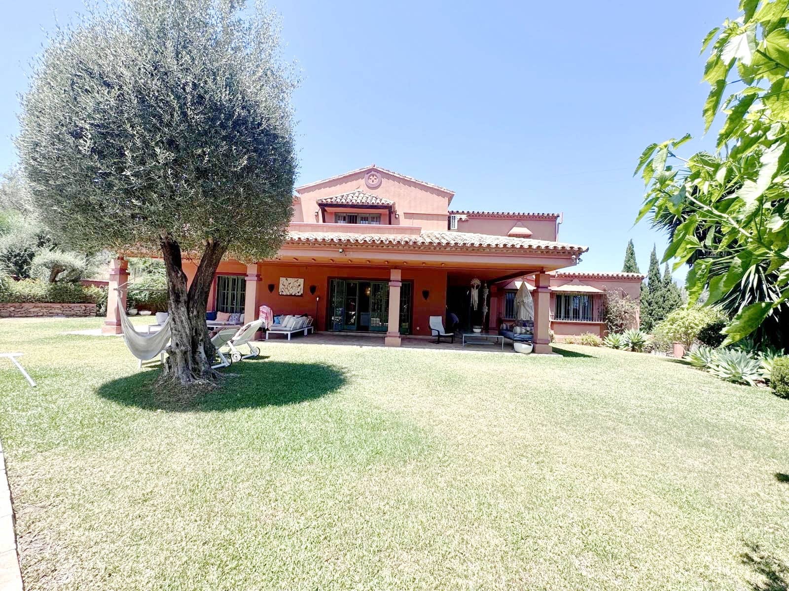 6 Zimmer Villa zu verkaufen in Marbella mit Pool Garage - 2.290.000 € (Ref: 9134628)