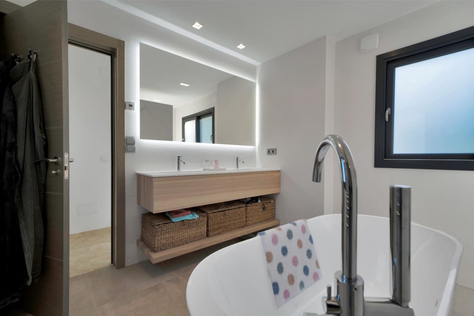 4 soverom Villa til salgs i Benahavis med svømmebasseng garasje - € 2 595 000 (Ref: 9141742)