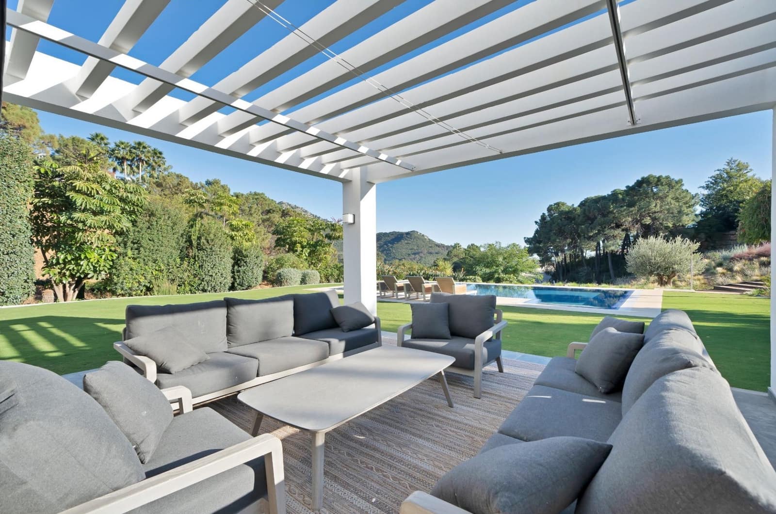 4 soverom Villa til salgs i Benahavis med svømmebasseng garasje - € 2 595 000 (Ref: 9141742)