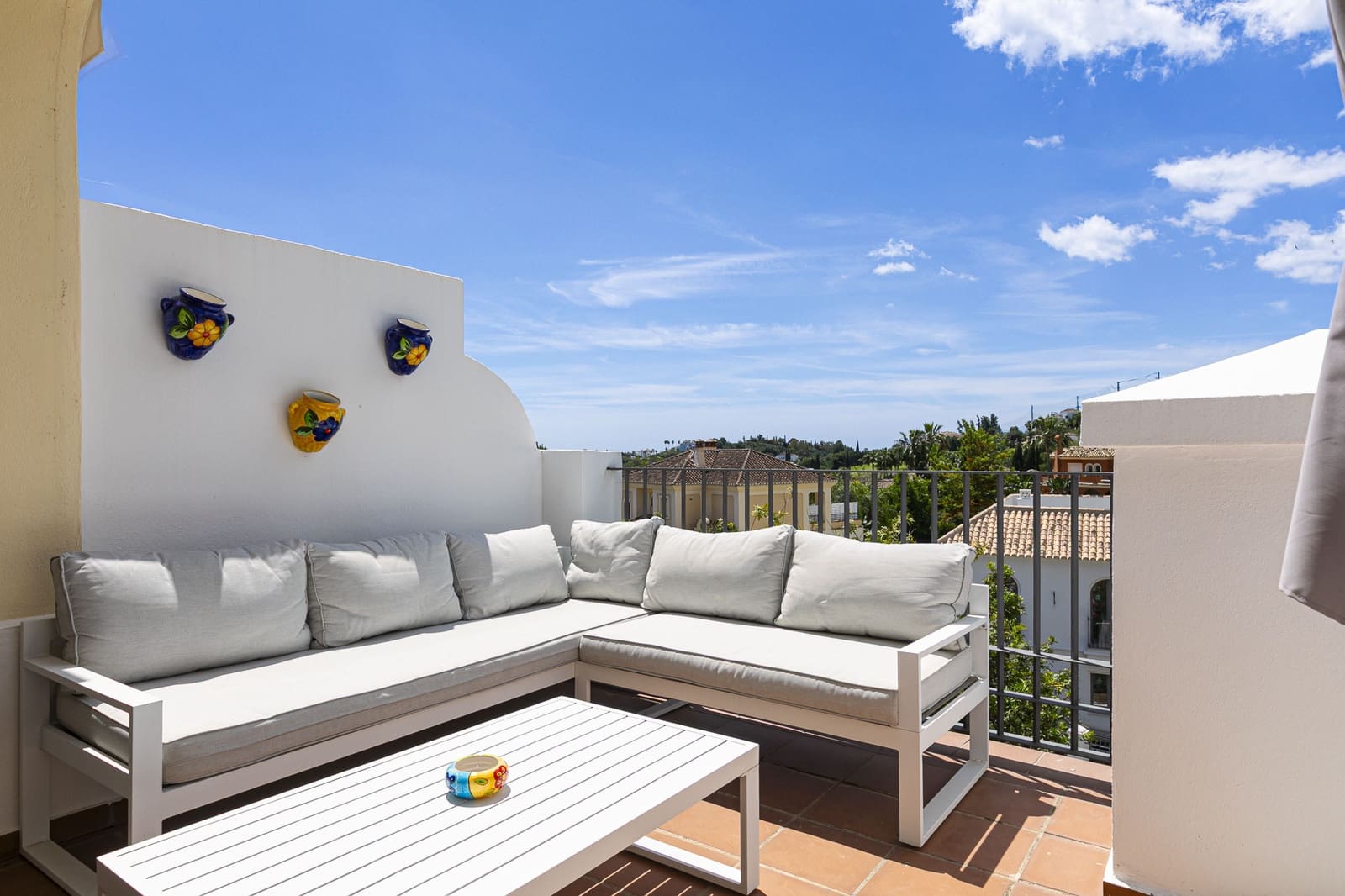 4 makuuhuone Omakotitalo myytävänä paikassa Benahavis mukana uima-altaan 
autotalli - 760 000 € (Ref: 9143131)