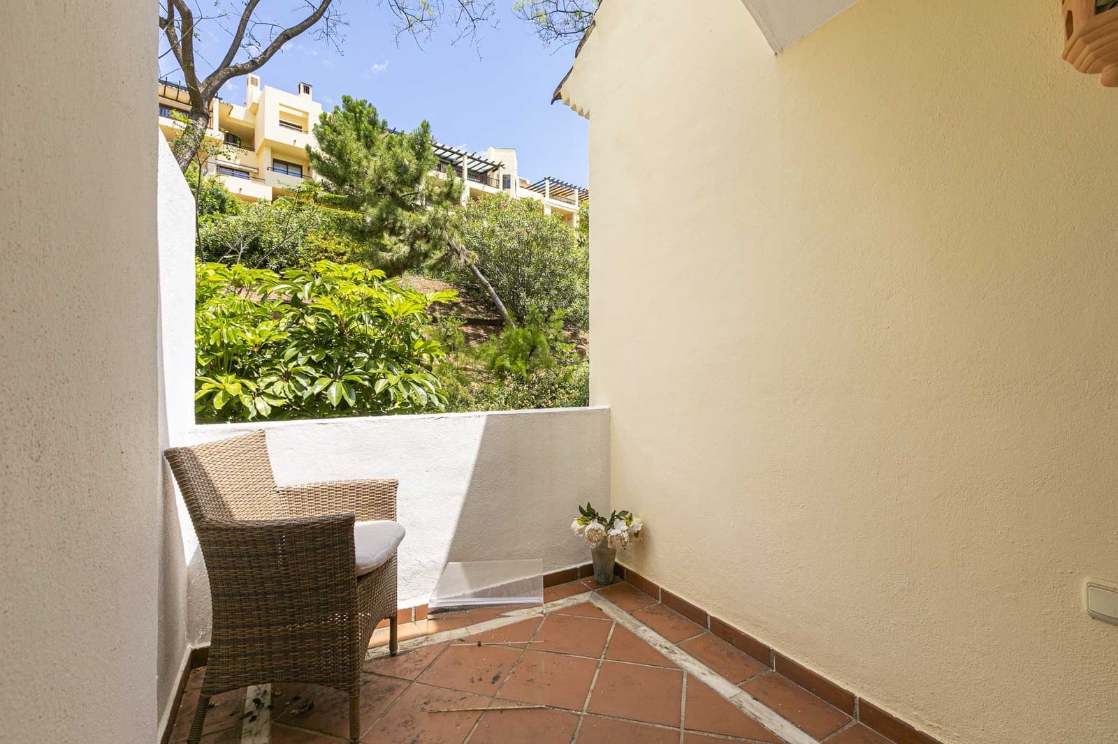 4 makuuhuone Omakotitalo myytävänä paikassa Benahavis mukana uima-altaan 
autotalli - 760 000 € (Ref: 9143131)