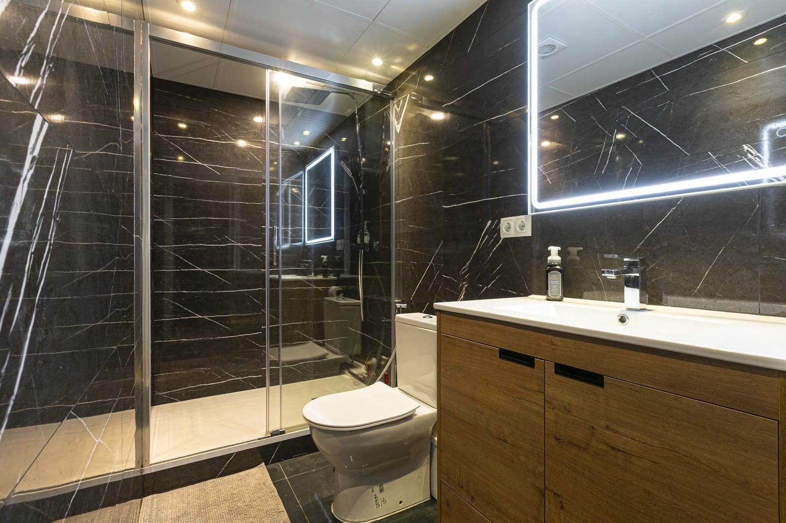 4 makuuhuone Omakotitalo myytävänä paikassa Benahavis mukana uima-altaan 
autotalli - 760 000 € (Ref: 9143131)