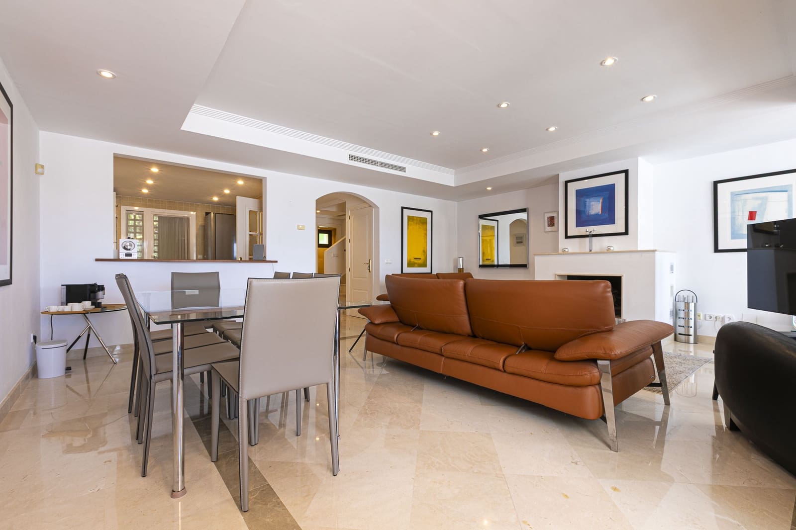 4 makuuhuone Omakotitalo myytävänä paikassa Benahavis mukana uima-altaan 
autotalli - 760 000 € (Ref: 9143131)