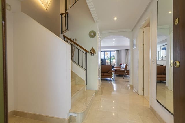 Casa de 4 habitaciones en Benahavís en venta con piscina garaje - 760.000 € (Ref: 9143131)