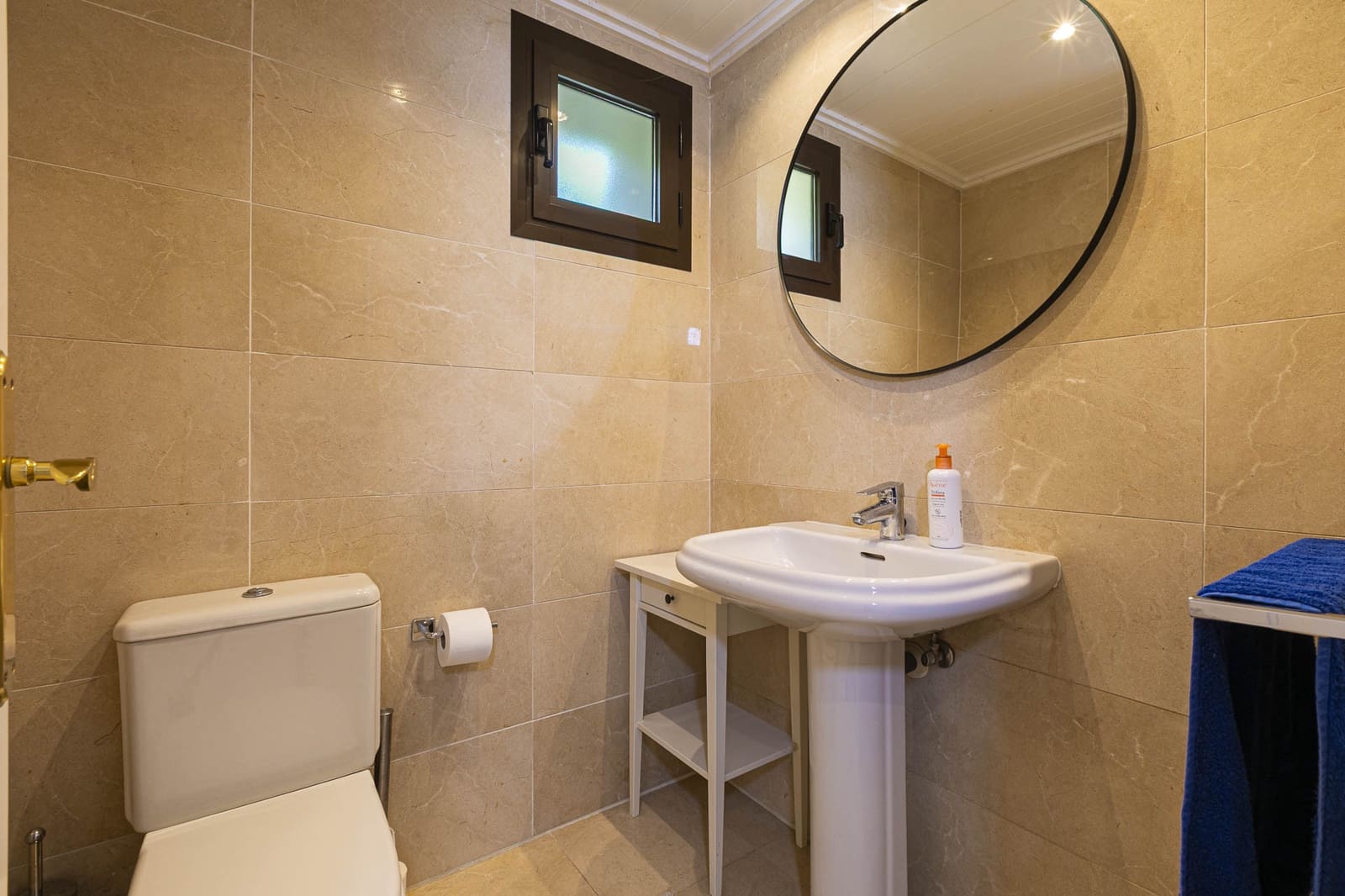 4 makuuhuone Omakotitalo myytävänä paikassa Benahavis mukana uima-altaan 
autotalli - 760 000 € (Ref: 9143131)