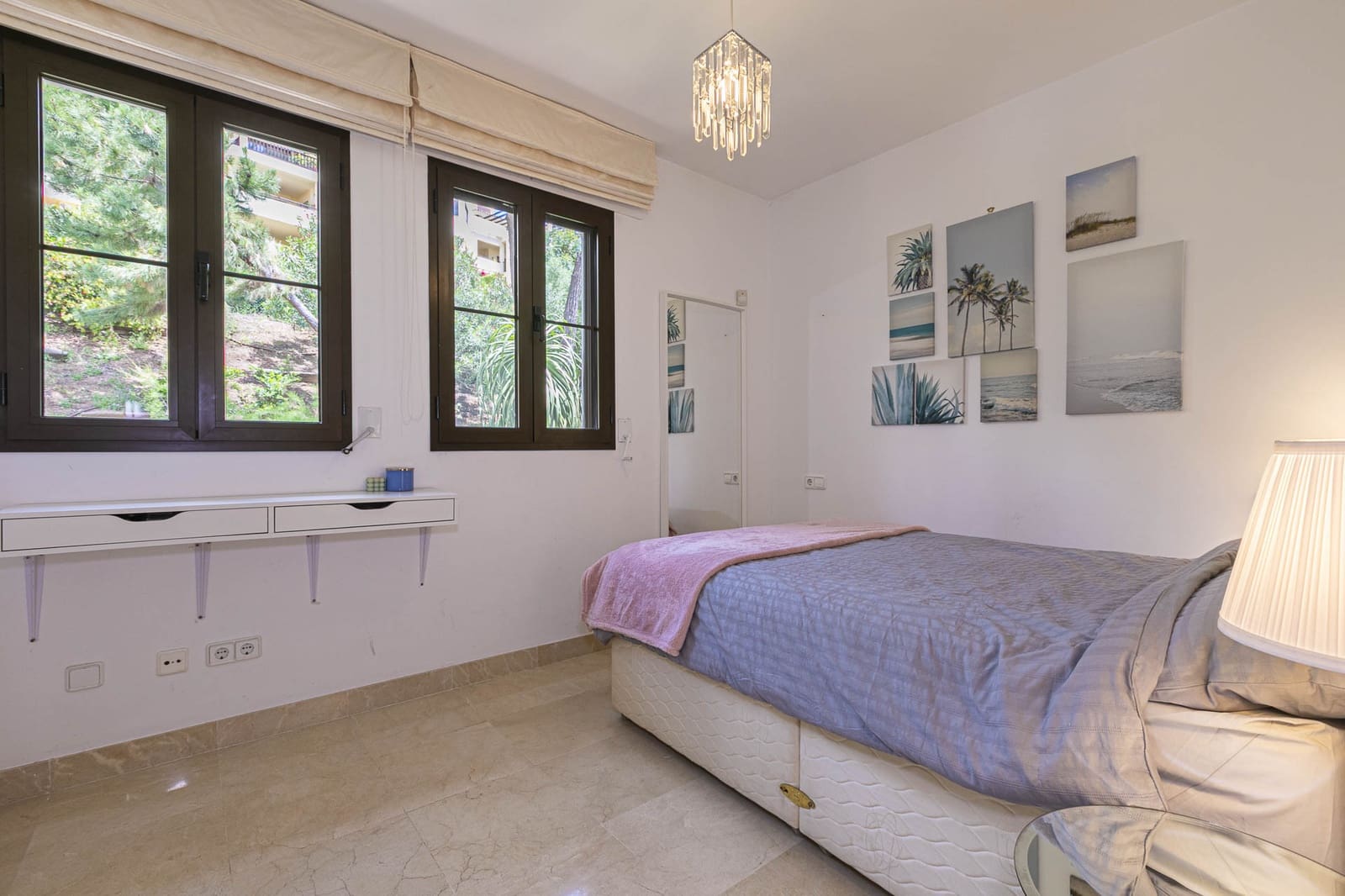 4 makuuhuone Omakotitalo myytävänä paikassa Benahavis mukana uima-altaan 
autotalli - 760 000 € (Ref: 9143131)