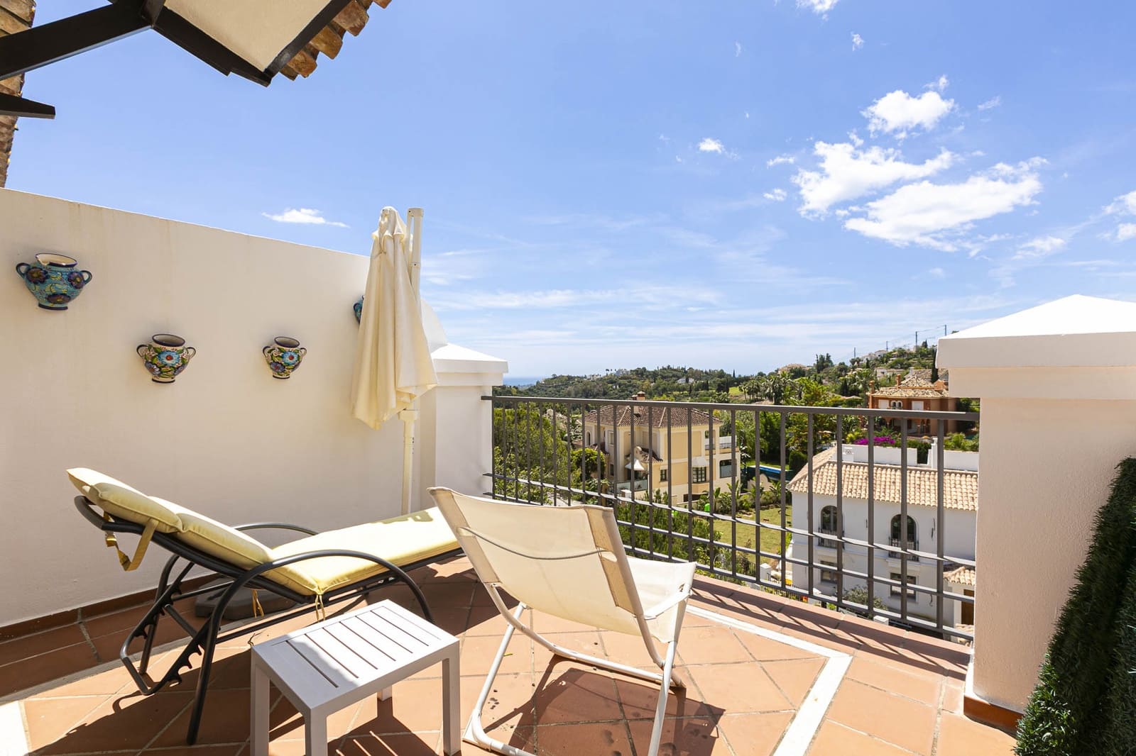 4 makuuhuone Omakotitalo myytävänä paikassa Benahavis mukana uima-altaan 
autotalli - 760 000 € (Ref: 9143131)