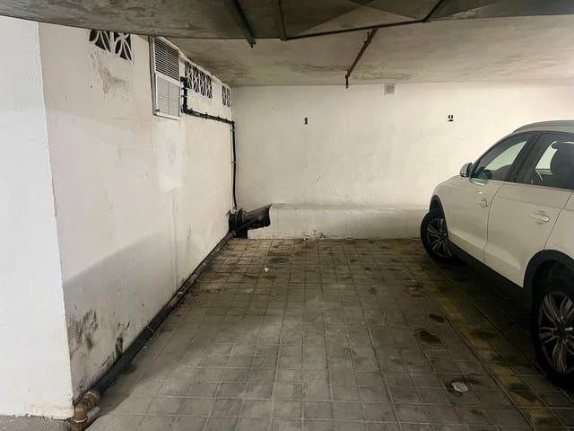Garage til salg i Marbella - € 38.000 (Ref: 9161190)