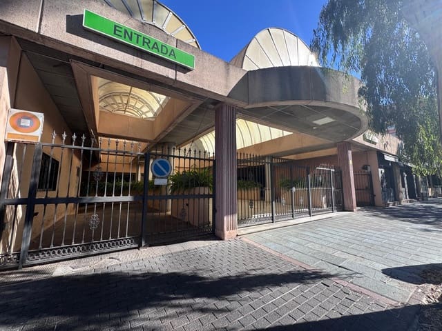 Garage te koop in Marbella - € 32.000 (Ref: 9161190)