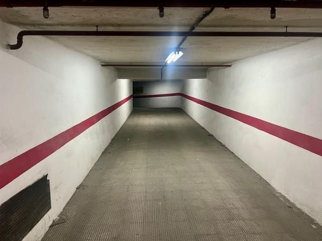Garage te koop in Marbella - € 32.000 (Ref: 9161190)