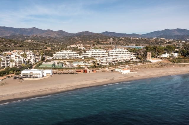 4 sypialnia Willa na sprzedaż w New Golden Mile, Estepona z basenem garażem - 4 500 000 € (Ref: 9176570)