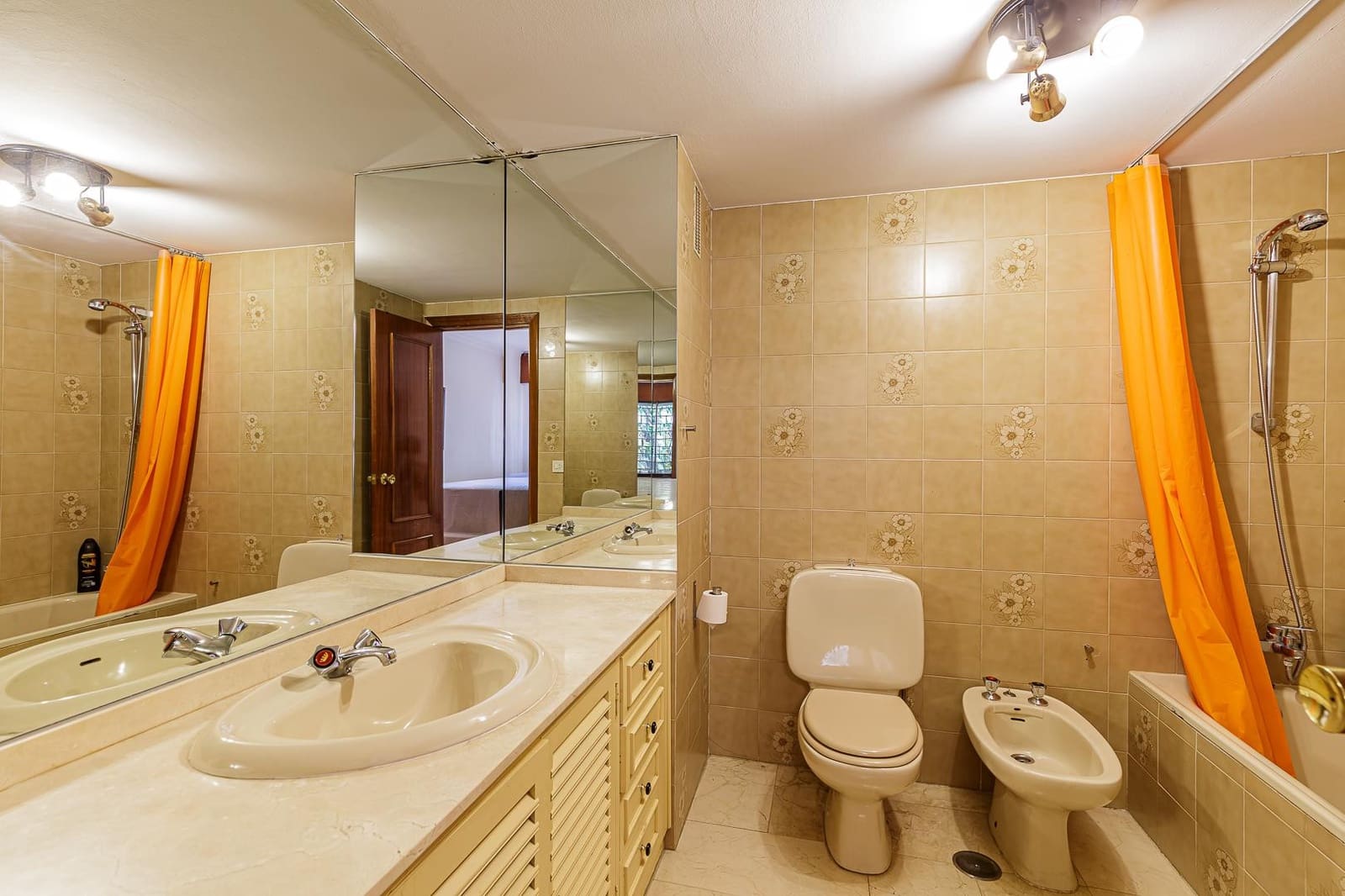 4 bedroom Apartment for sale in Marbella - € 595,000 (Ref: 9185639)