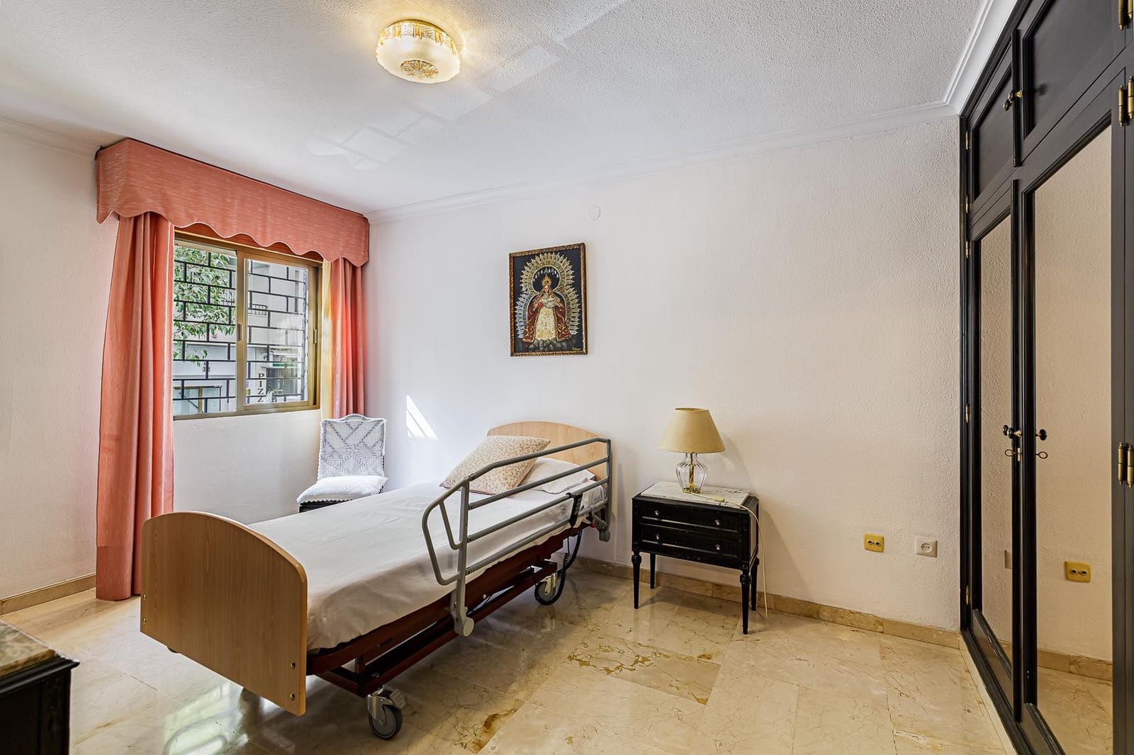 4 bedroom Apartment for sale in Marbella - € 595,000 (Ref: 9185639)