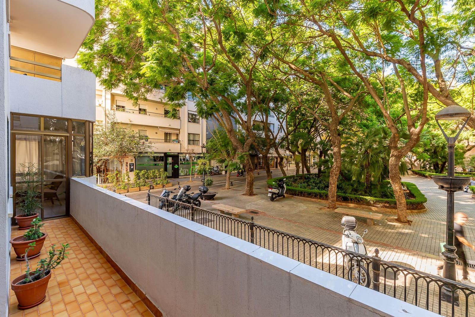 4 bedroom Apartment for sale in Marbella - € 595,000 (Ref: 9185639)