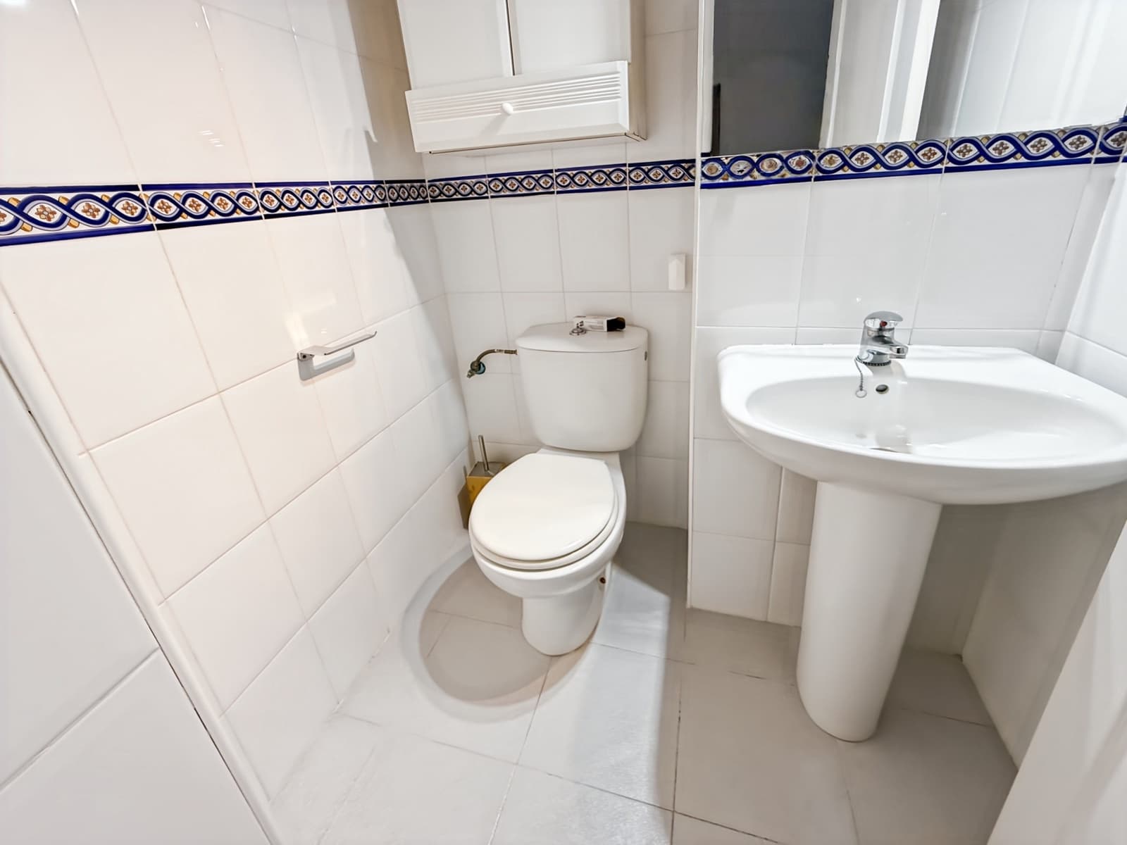 2 makuuhuone Asunto myytävänä paikassa Fuengirola mukana uima-altaan 
autotalli - 255 000 € (Ref: 9187133)