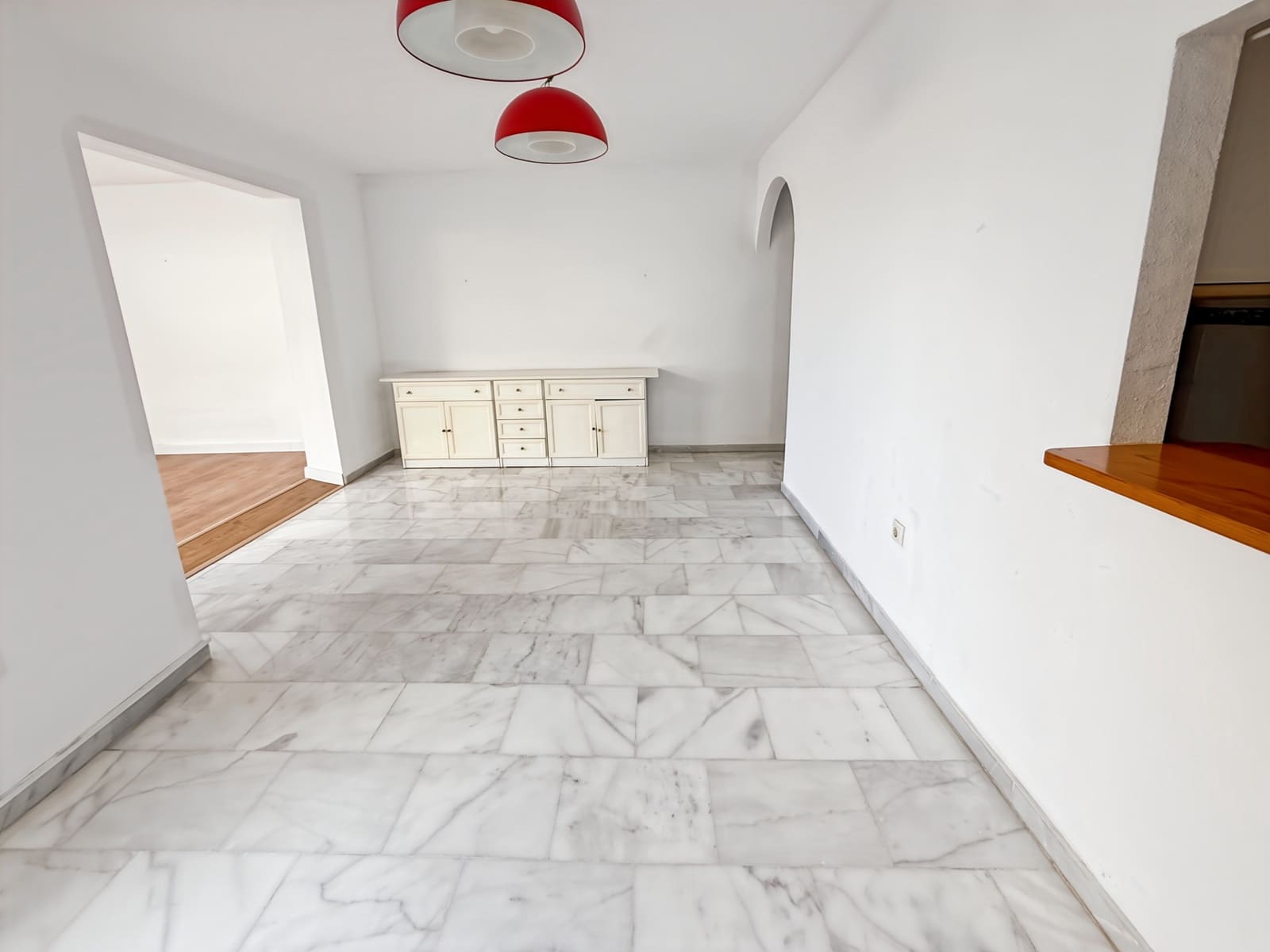 2 makuuhuone Asunto myytävänä paikassa Fuengirola mukana uima-altaan 
autotalli - 255 000 € (Ref: 9187133)