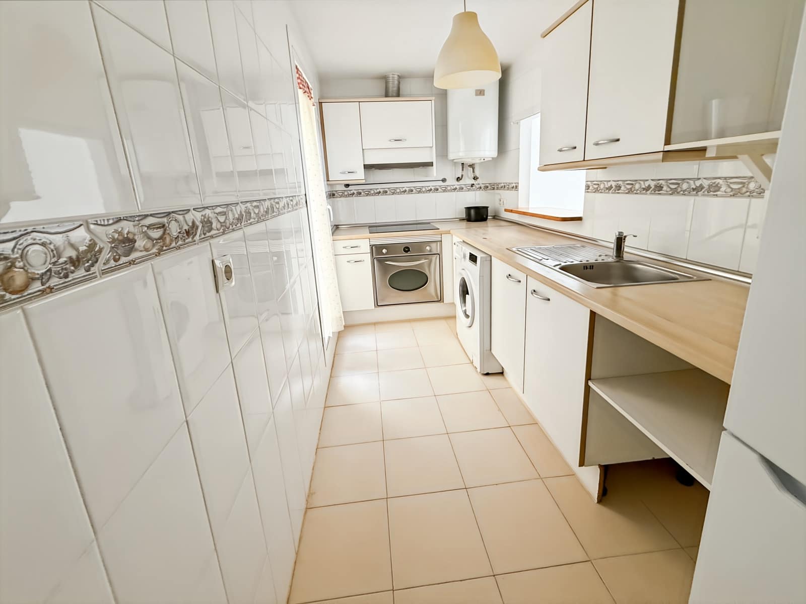 2 makuuhuone Asunto myytävänä paikassa Fuengirola mukana uima-altaan 
autotalli - 255 000 € (Ref: 9187133)