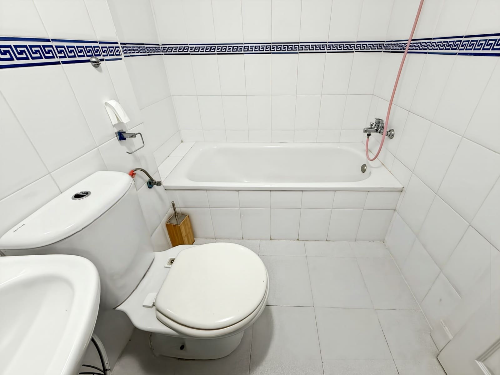 2 makuuhuone Asunto myytävänä paikassa Fuengirola mukana uima-altaan 
autotalli - 255 000 € (Ref: 9187133)