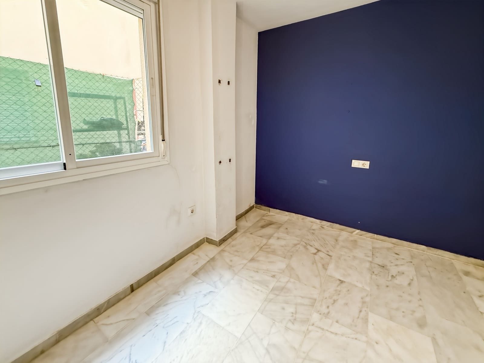 2 makuuhuone Asunto myytävänä paikassa Fuengirola mukana uima-altaan 
autotalli - 255 000 € (Ref: 9187133)