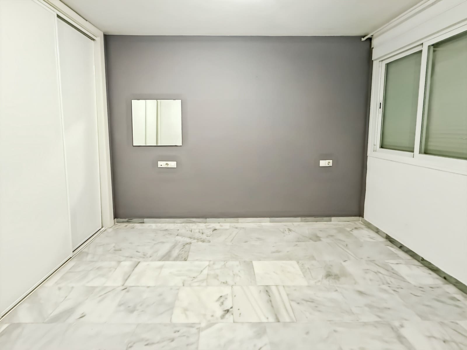 2 makuuhuone Asunto myytävänä paikassa Fuengirola mukana uima-altaan 
autotalli - 255 000 € (Ref: 9187133)