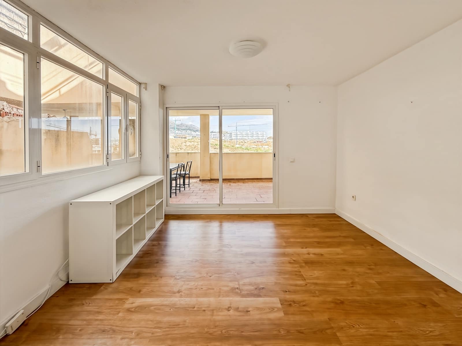 2 makuuhuone Asunto myytävänä paikassa Fuengirola mukana uima-altaan 
autotalli - 255 000 € (Ref: 9187133)