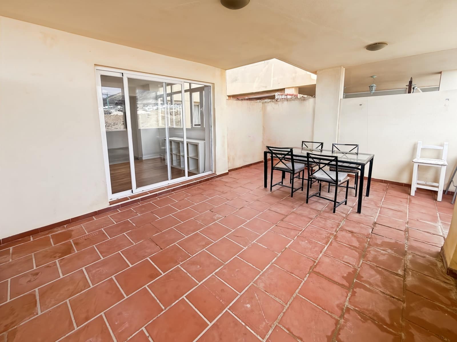 2 makuuhuone Asunto myytävänä paikassa Fuengirola mukana uima-altaan 
autotalli - 255 000 € (Ref: 9187133)