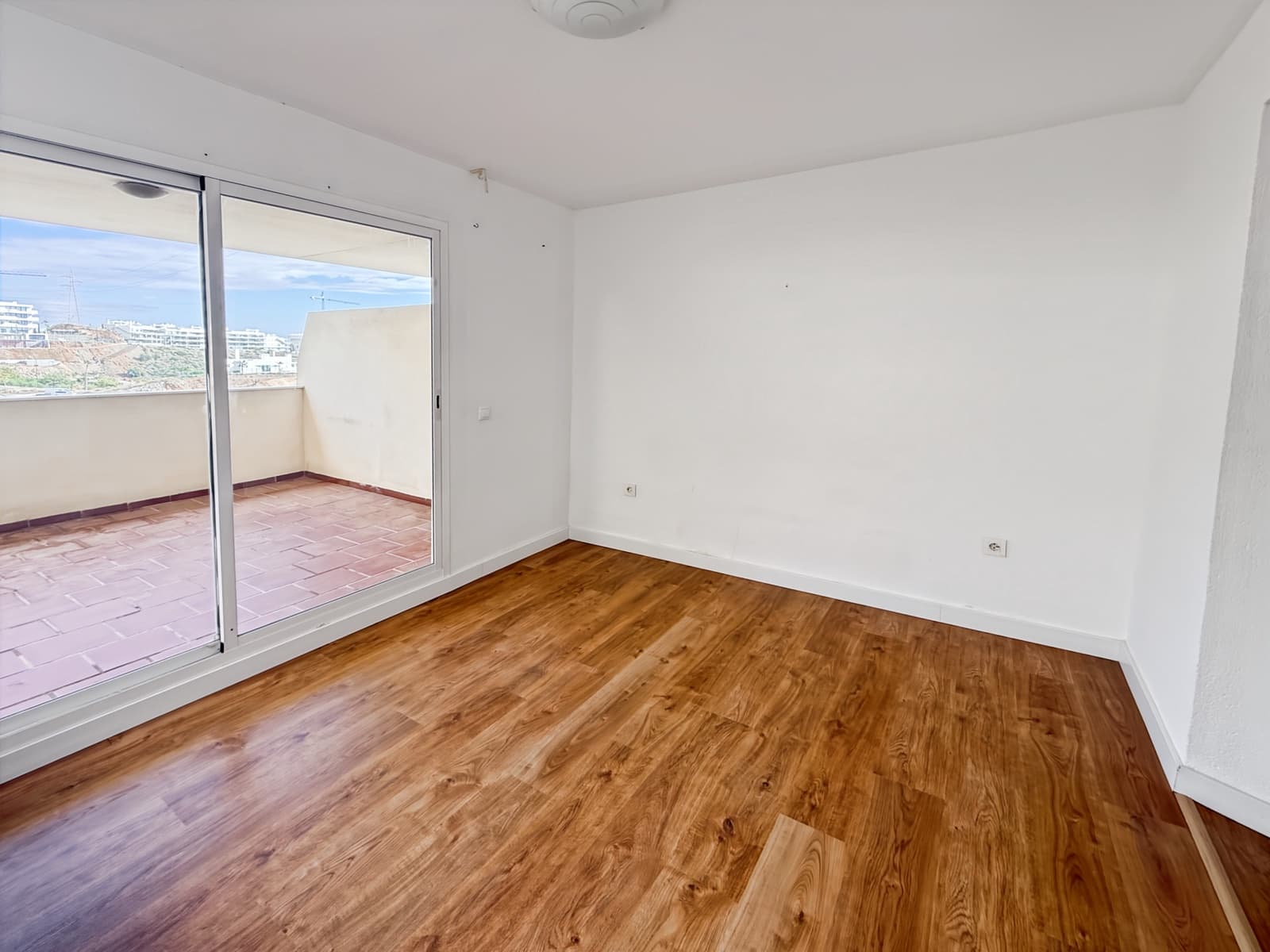 2 makuuhuone Asunto myytävänä paikassa Fuengirola mukana uima-altaan 
autotalli - 255 000 € (Ref: 9187133)