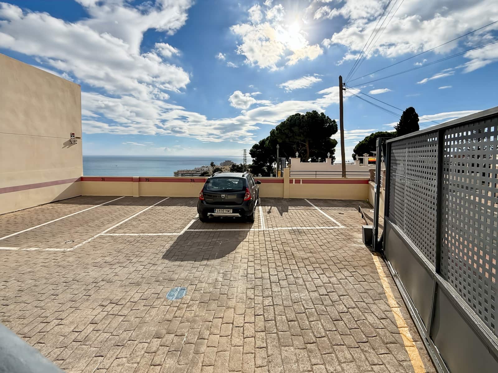 2 makuuhuone Asunto myytävänä paikassa Fuengirola mukana uima-altaan 
autotalli - 255 000 € (Ref: 9187133)