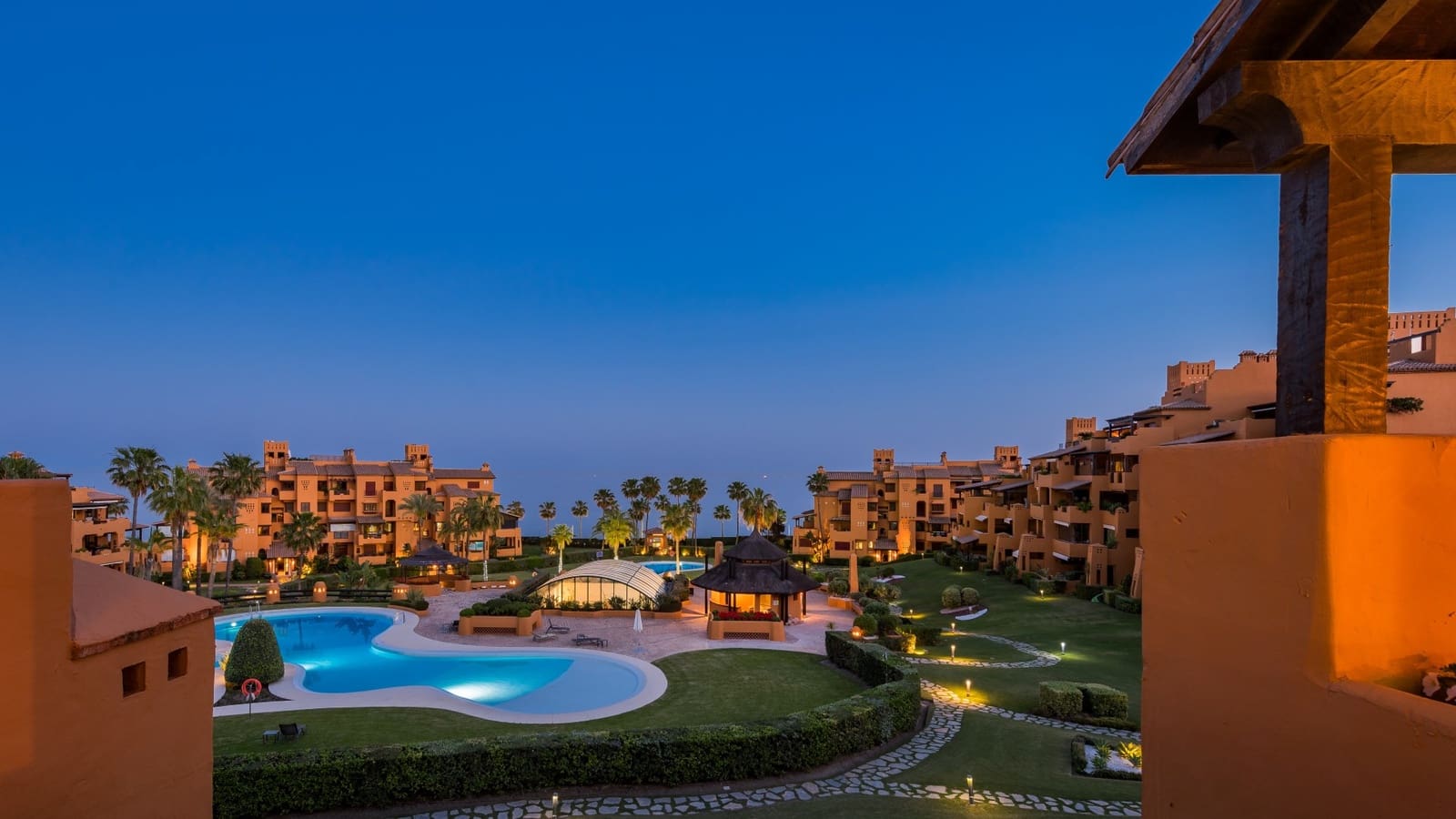 3 bedroom Apartment for sale in Estepona with pool garage - € 2,395,000 (Ref: 9187134)