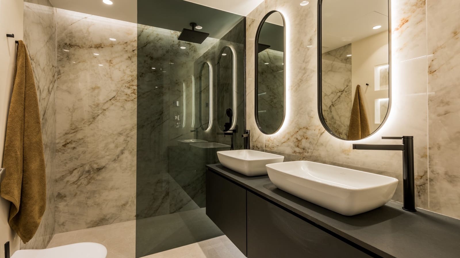 3 bedroom Apartment for sale in Estepona with pool garage - € 2,395,000 (Ref: 9187134)