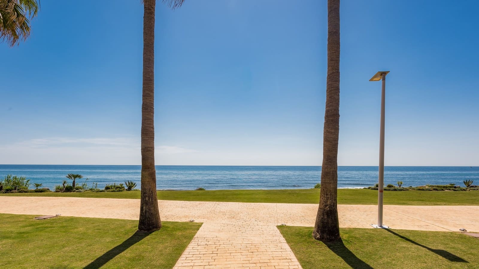 3 bedroom Apartment for sale in Estepona with pool garage - € 2,395,000 (Ref: 9187134)