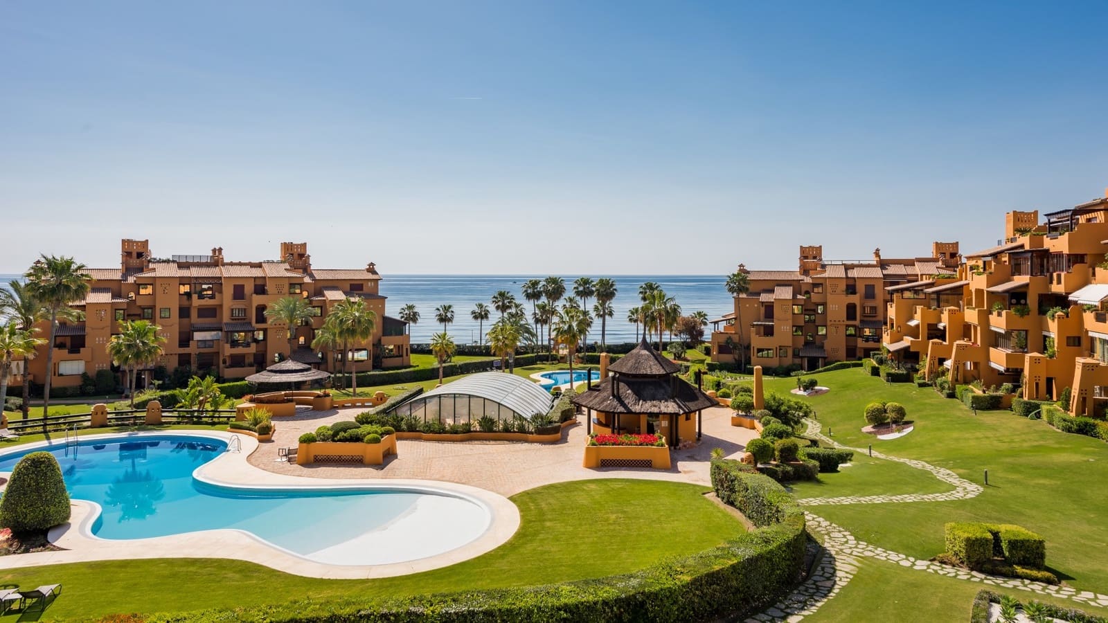 3 makuuhuone Huoneisto myytävänä paikassa Estepona mukana uima-altaan 
autotalli - 2 395 000 € (Ref: 9187134)