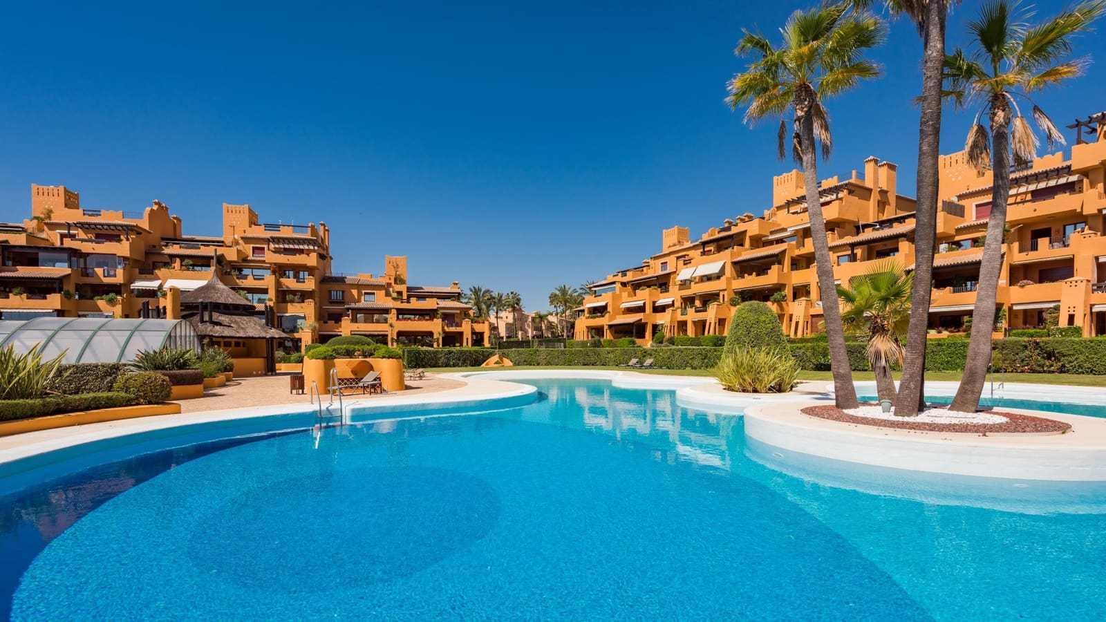 3 makuuhuone Huoneisto myytävänä paikassa Estepona mukana uima-altaan 
autotalli - 2 395 000 € (Ref: 9187134)
