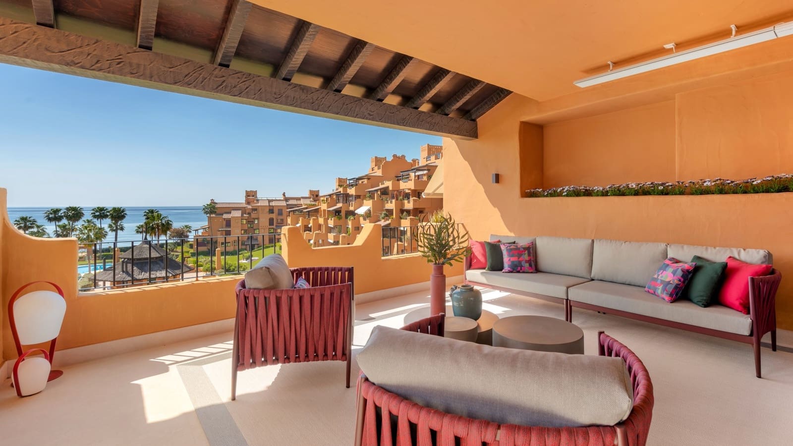 3 makuuhuone Huoneisto myytävänä paikassa Estepona mukana uima-altaan 
autotalli - 2 395 000 € (Ref: 9187134)