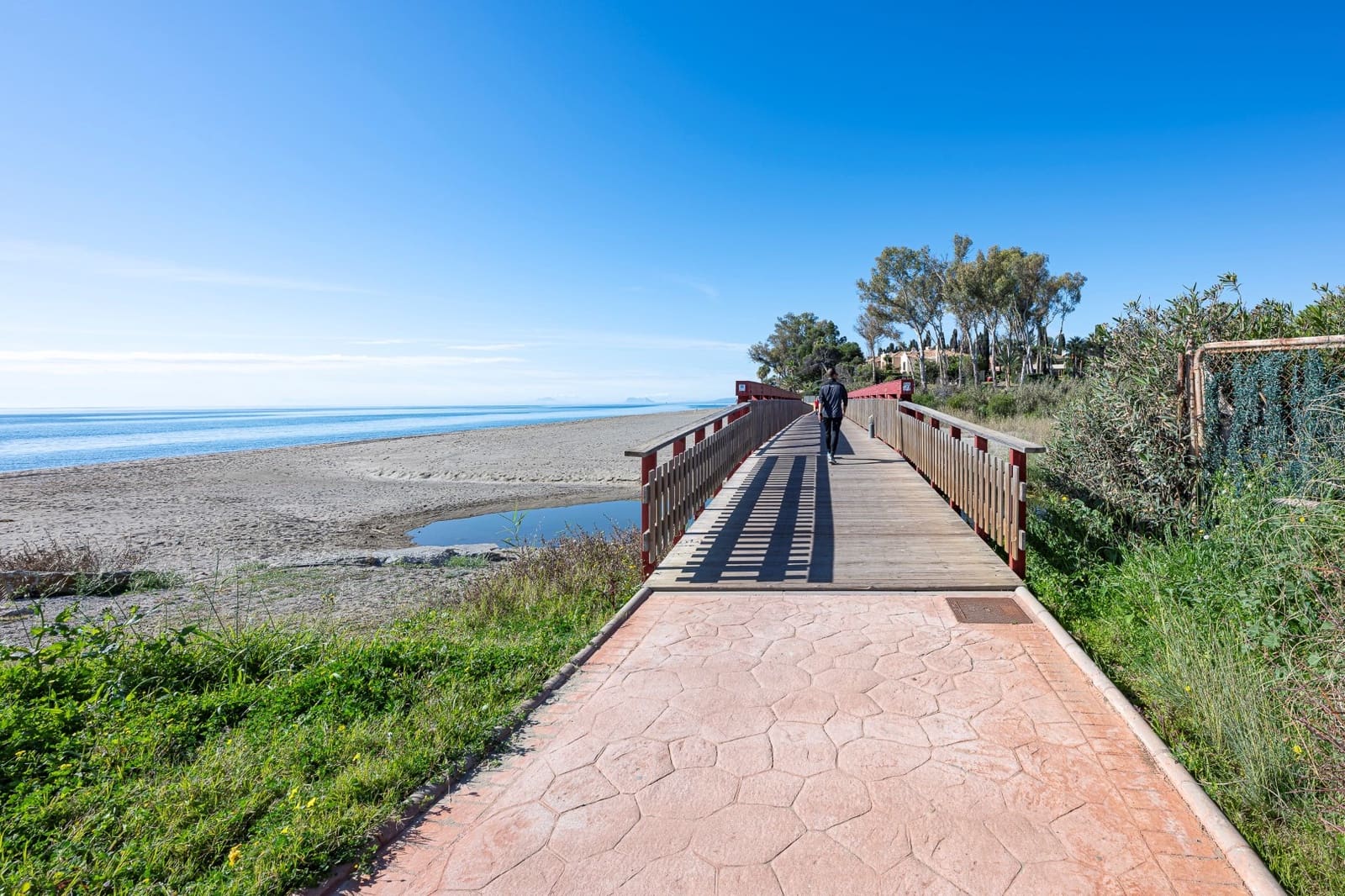 3 bedroom Apartment for sale in Estepona with pool garage - € 1,995,000 (Ref: 9187135)