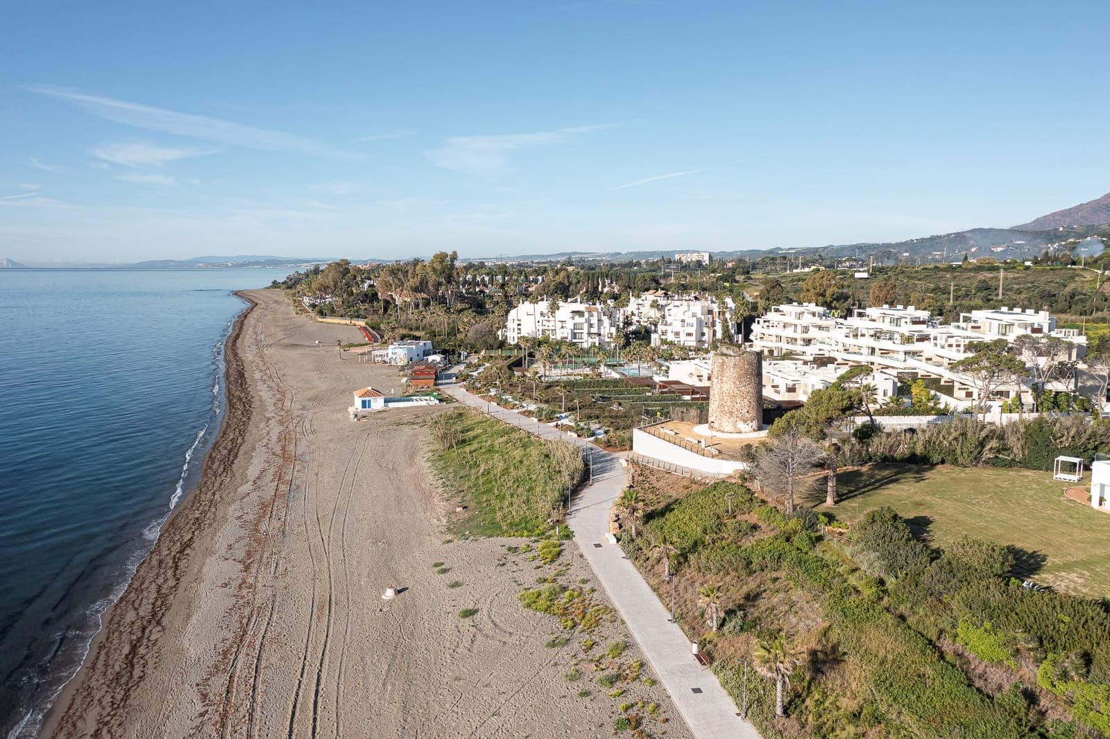 3 bedroom Apartment for sale in Estepona with pool garage - € 1,995,000 (Ref: 9187135)