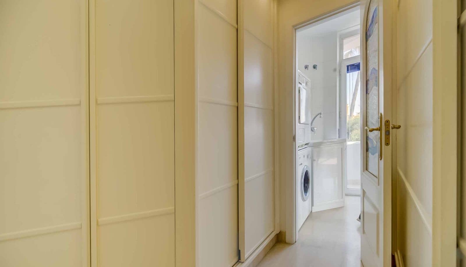 3 sypialnia Mieszkanie na sprzedaż w Benalmadena Costa z basenem garażem - 1 585 000 € (Ref: 9200667)