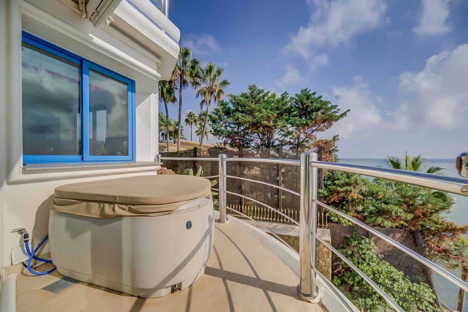 3 sypialnia Mieszkanie na sprzedaż w Benalmadena Costa z basenem garażem - 1 585 000 € (Ref: 9200667)