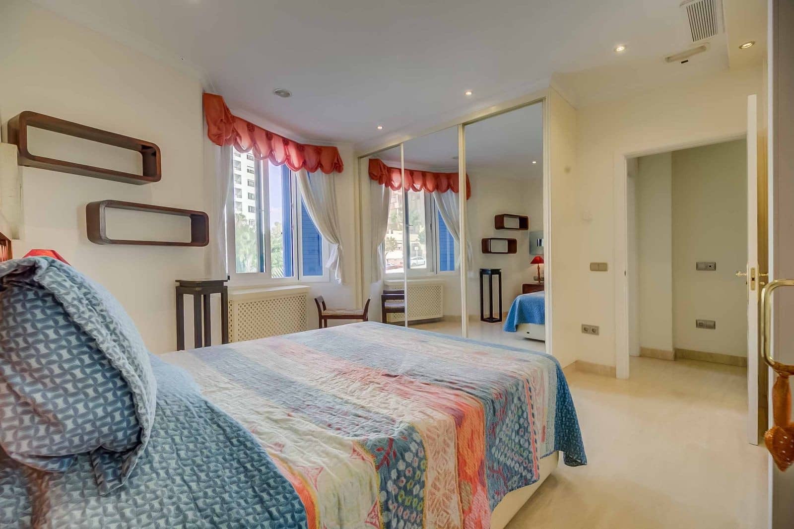 3 makuuhuone Asunto myytävänä paikassa Benalmadena Costa mukana uima-altaan 
autotalli - 1 585 000 € (Ref: 9200667)