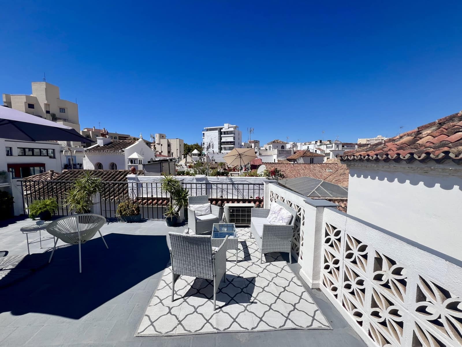 7 sypialnia Komercyjne na sprzedaż w Marbella - 1 500 000 € (Ref: 9206656)