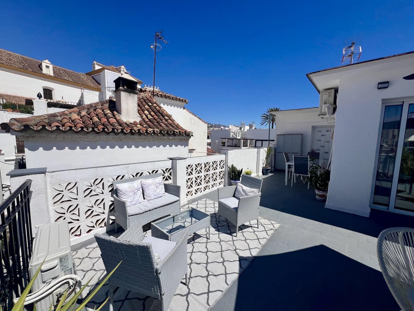 7 sypialnia Komercyjne na sprzedaż w Marbella - 1 500 000 € (Ref: 9206656)